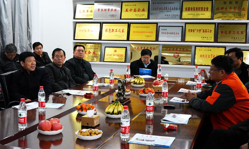 Sheng Guomin, director of the Agricultural and Industrial Committee of the Standing Committee of the Henan Provincial People's Congress, and his delegation visited Anyang Quanfeng Biotechnology Co., L