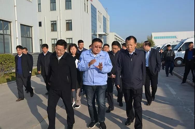 Liu Wei, Deputy Governor of Henan Province, visited Quanfeng Airlines for investigation and guidance